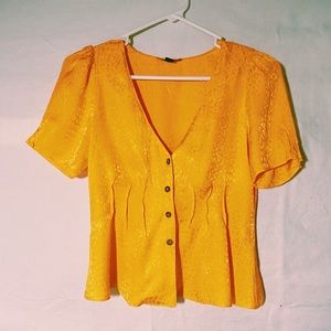 Beautiful yellow dress shirt